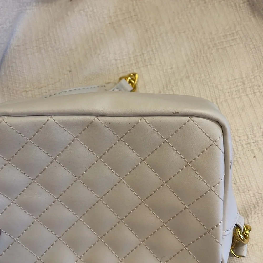 IMAN - white, link chain mini leather crossbody- EUC - Picture 5 of 6